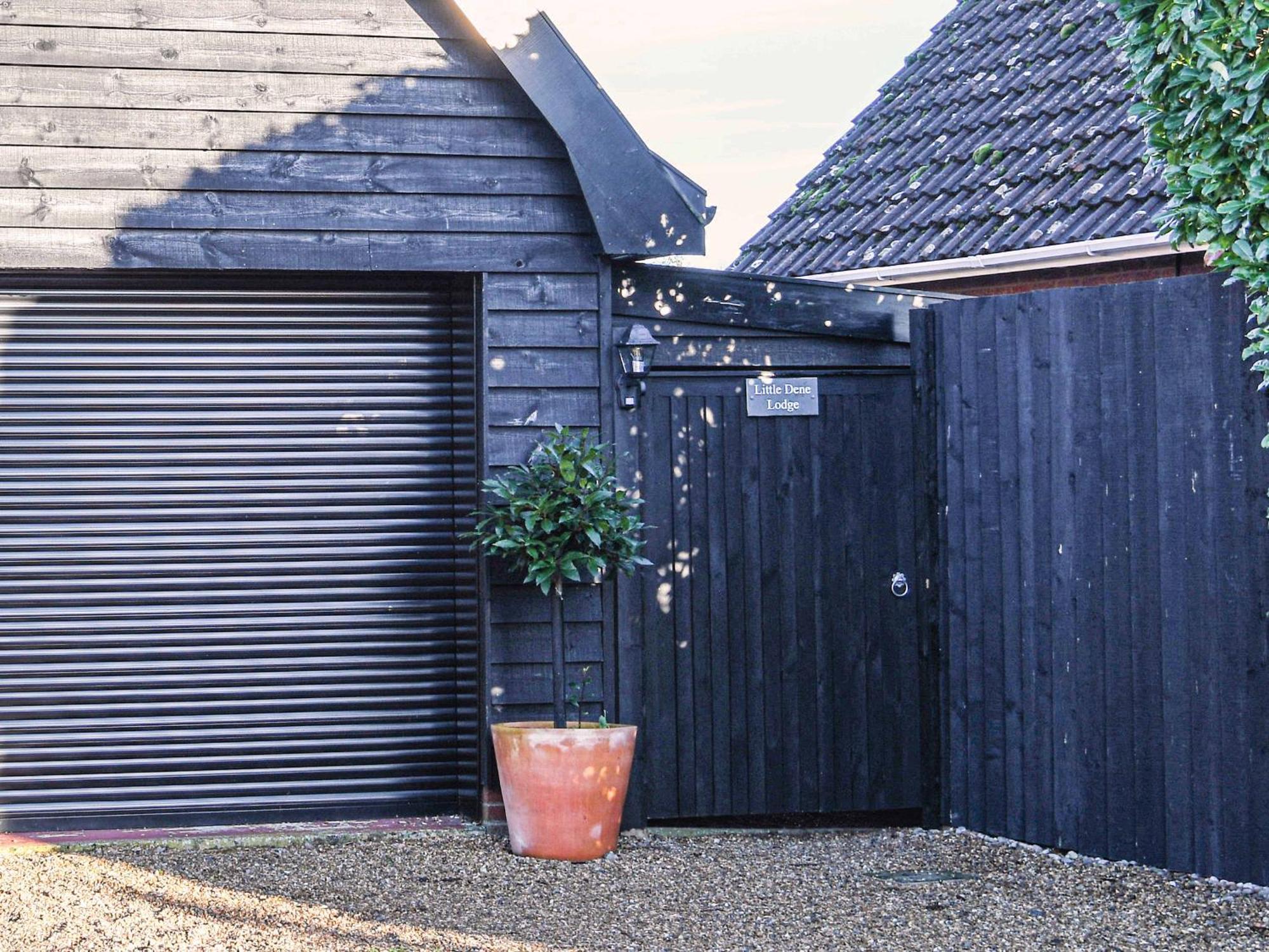 Little Dene Lodge By The Suffolk Cottage Collection Pakenham Exterior foto